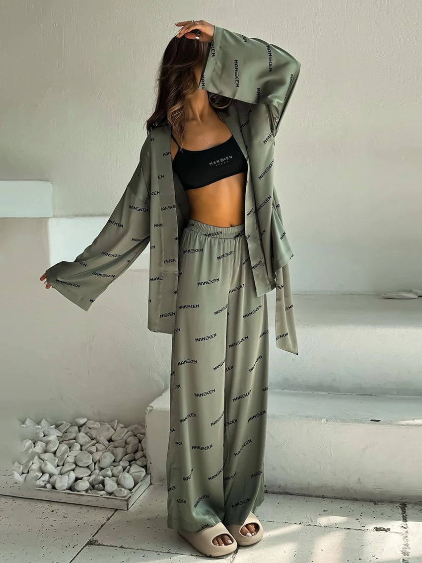 Pyjama Femme Imprimé – Ensemble 2 Pièces Col V & Pantalon Large