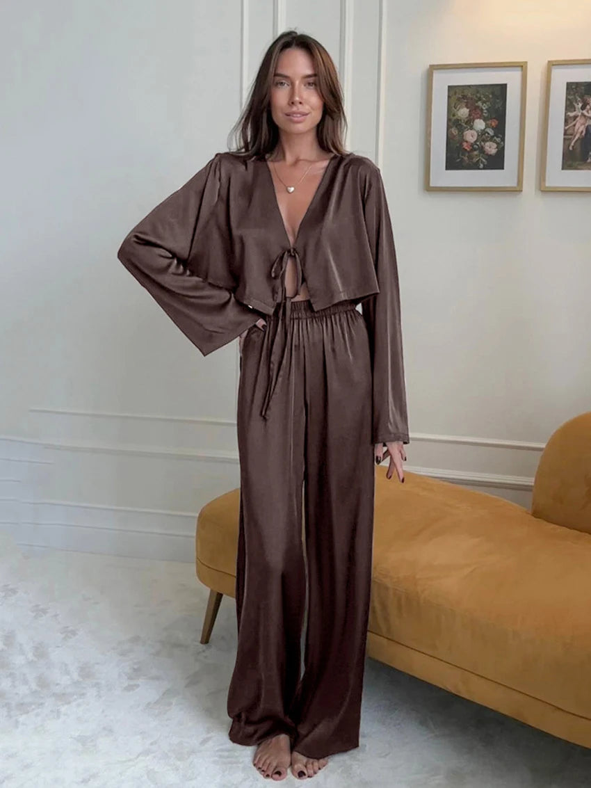 Ensemble Pyjama Femme Satiné Marron – Col V & Pantalon Fluide (Polyester Spandex)