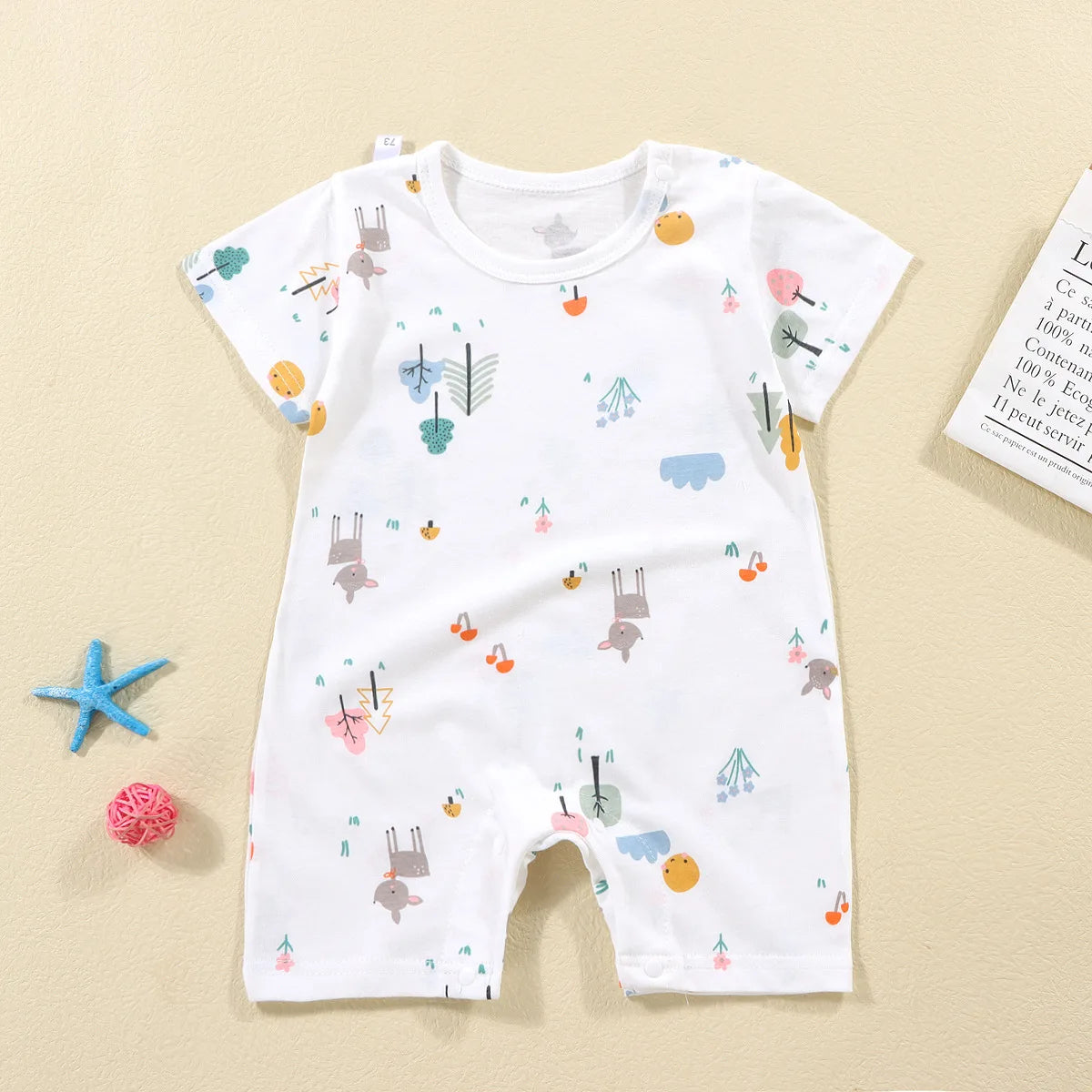 Pyjama Enfant Coton – Barboteuse Courte Boutonnée, Style Cartoon