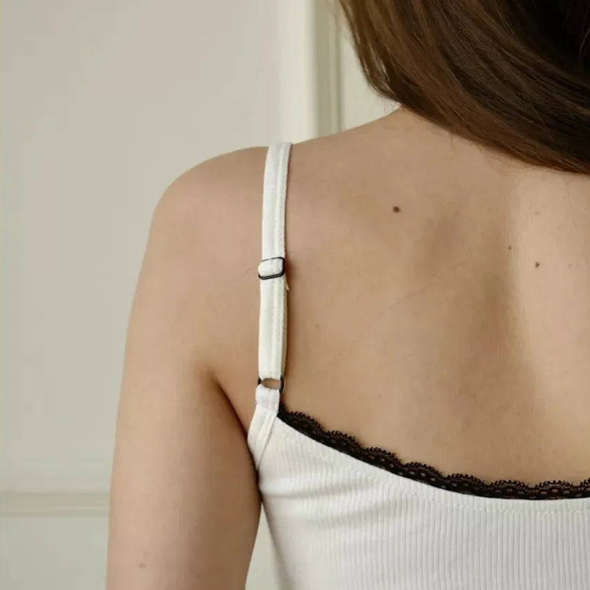 Ensemble Pyjama Femme – Haut Bretelles Fines & Short Fluide