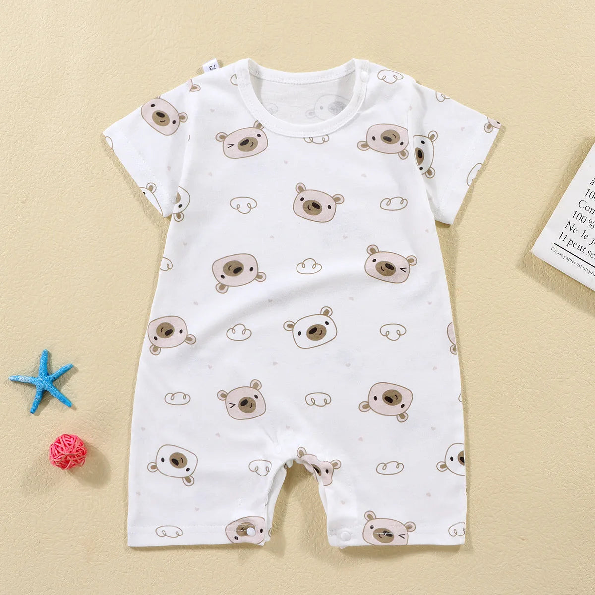 Pyjama Enfant Coton – Barboteuse Courte Boutonnée, Style Cartoon
