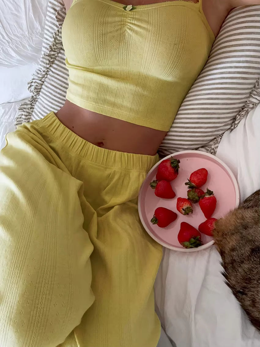 Ensemble Pyjama Femme – Haut Bretelles Fines & Pantalon Ample