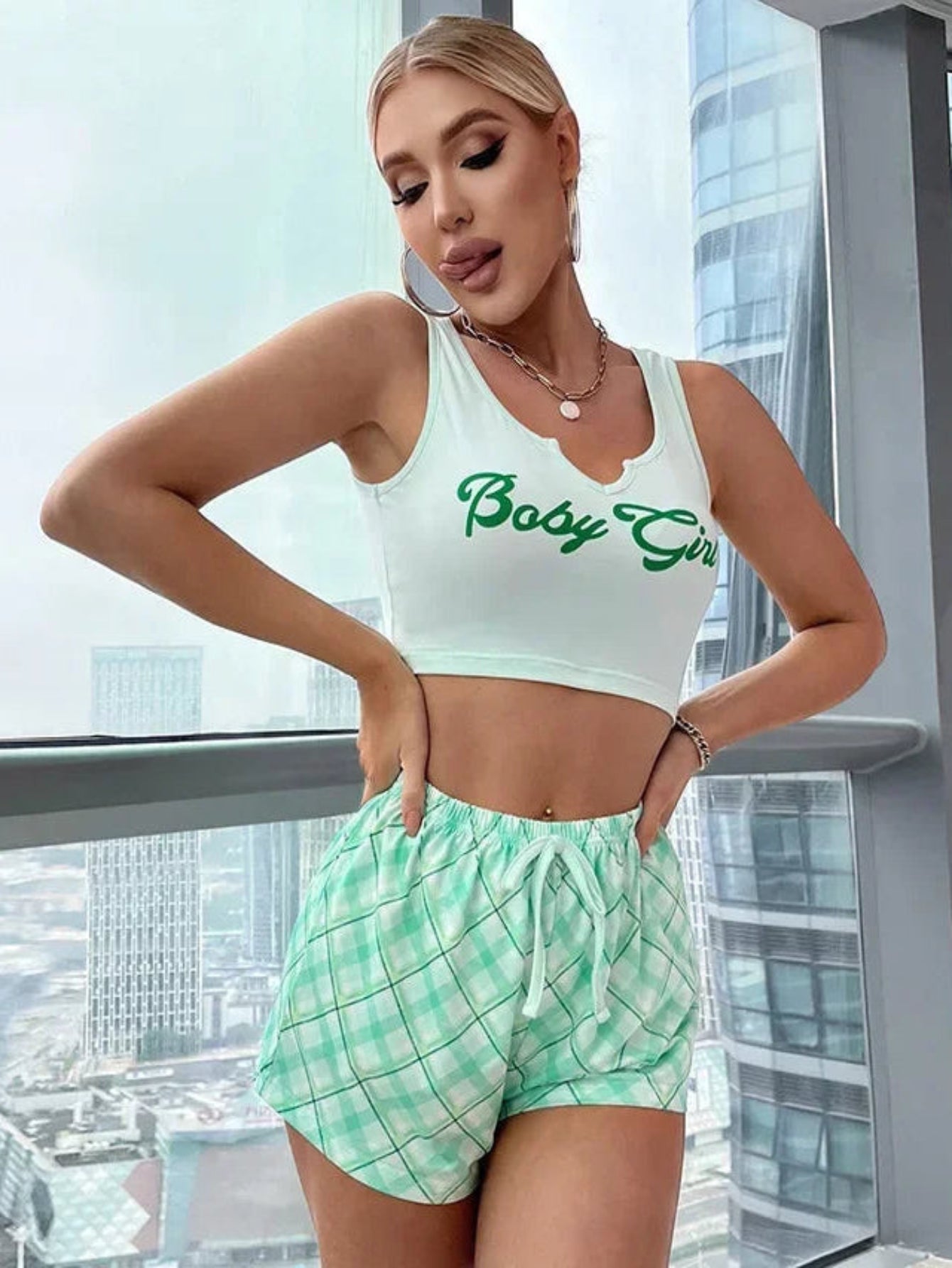 Ensemble Pyjama Femme – Haut à Bretelles Fines & Short Fluide Léger et Confortable