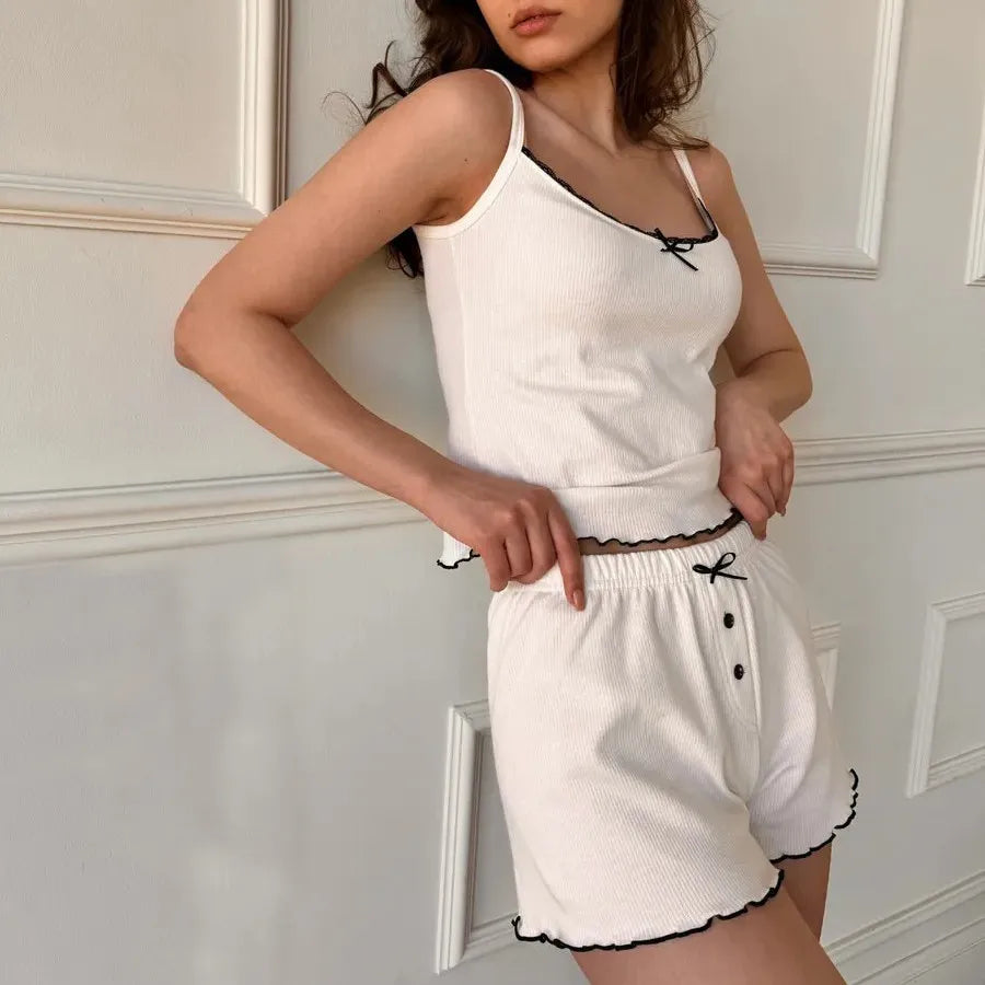 Ensemble Pyjama Femme – Haut Bretelles Fines & Short Fluide