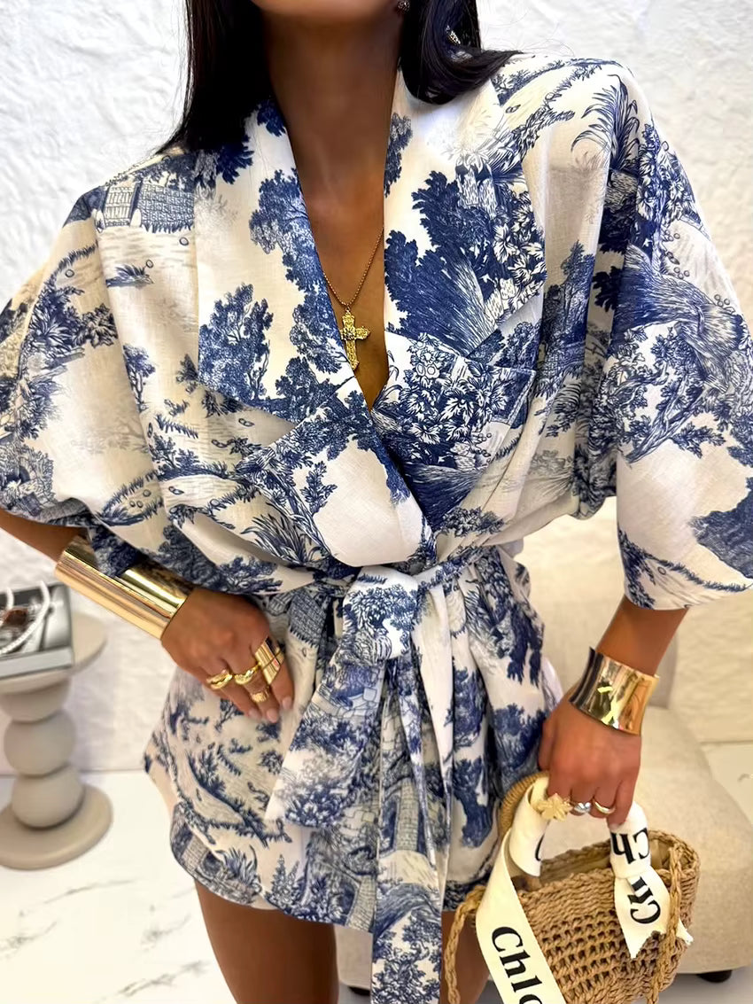 Ensemble Pyjama Femme Imprimé Bleu – Kimono à Revers & Short Fluide